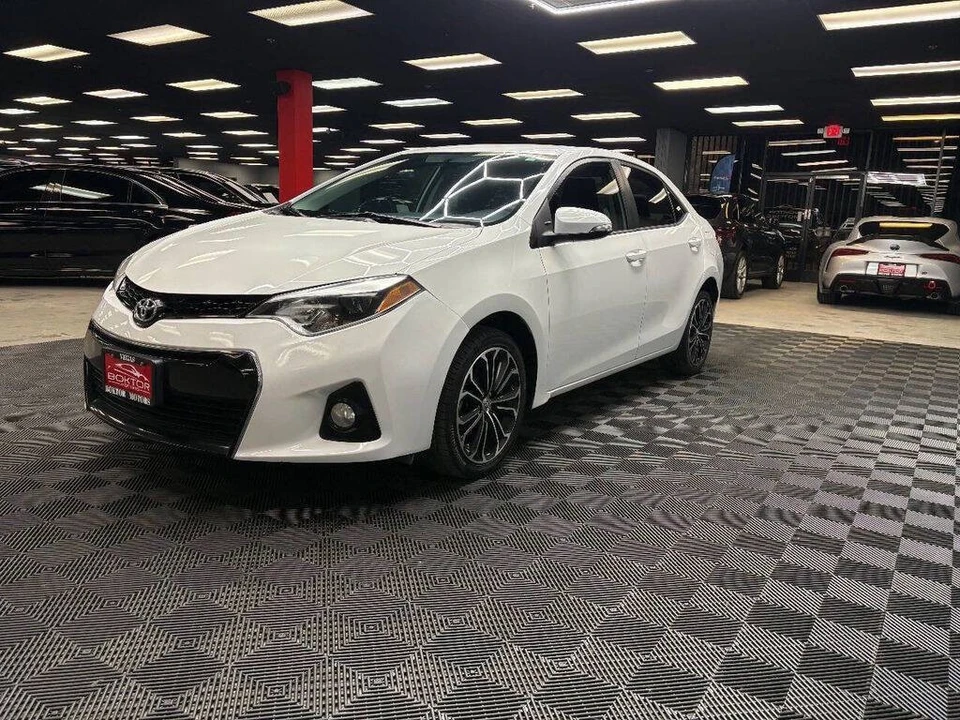 2015 Toyota Corolla 11th Gen - Image 4 of 31