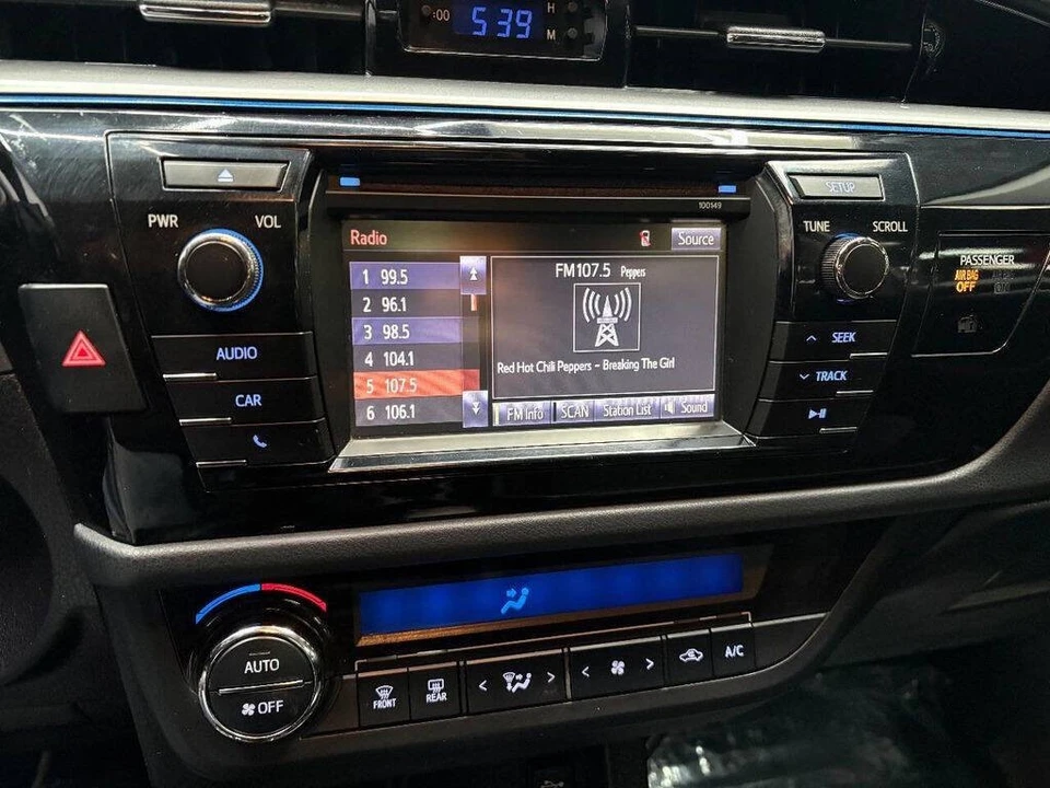 2015 Toyota Corolla 11th Gen - Image 17 of 31