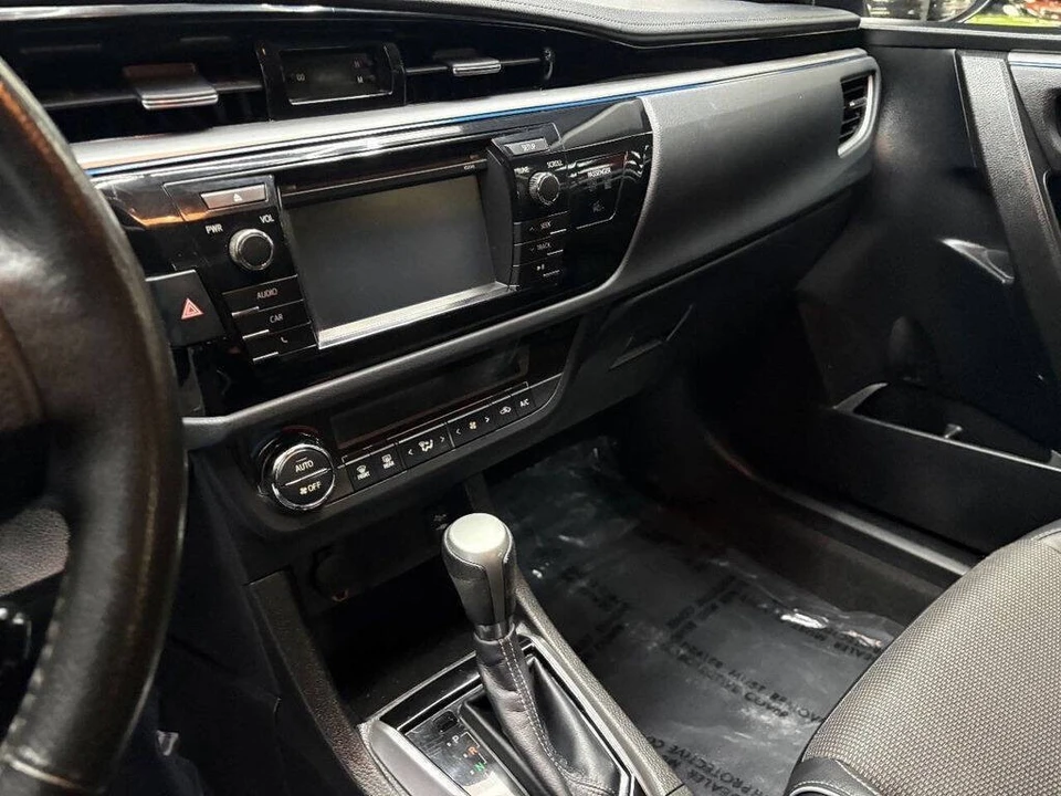2015 Toyota Corolla 11th Gen - Image 25 of 31