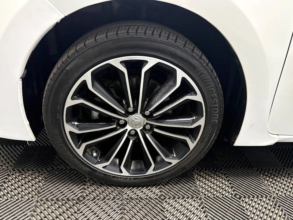 2015 Toyota Corolla 11th Gen - Image 10 of 12