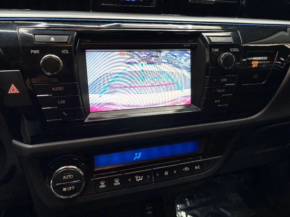 2015 Toyota Corolla 11th Gen - Image 16 of 31
