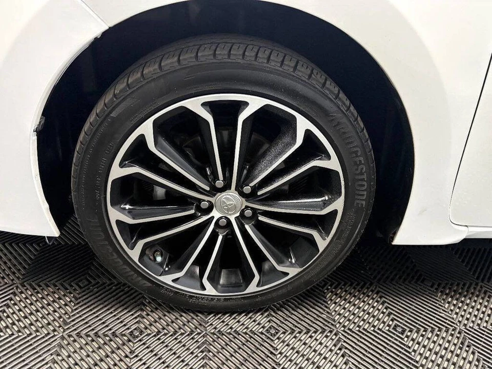2015 Toyota Corolla 11th Gen - Image 12 of 31