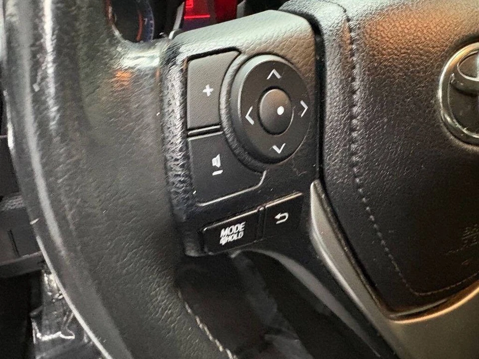 2015 Toyota Corolla 11th Gen - Image 27 of 31