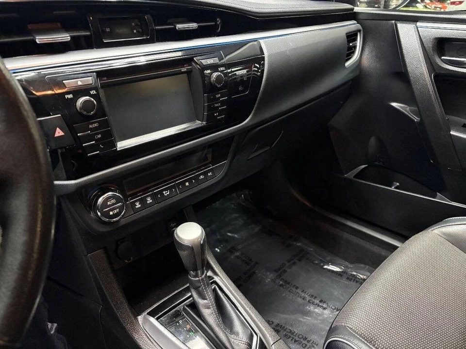 2015 Toyota Corolla 11th Gen - Image 24 of 31