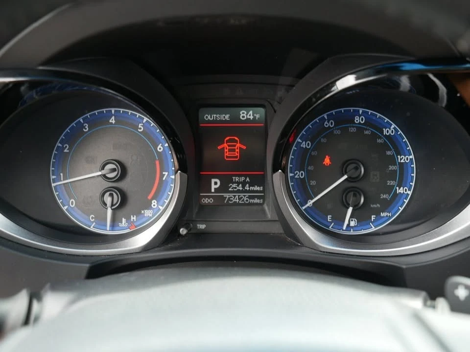 2015 Toyota Corolla 11th Gen - Image 9 of 10