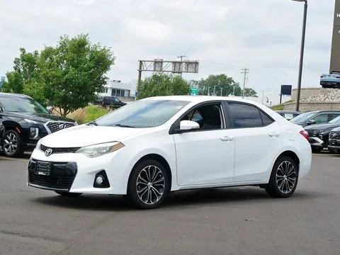 2015 Toyota Corolla S Sedan 4D
