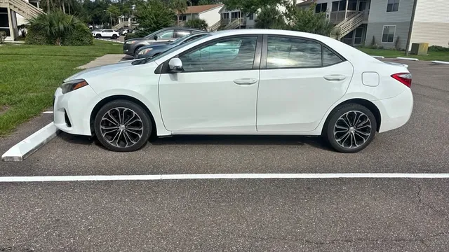2015 Toyota Corolla S Sedan 4D
