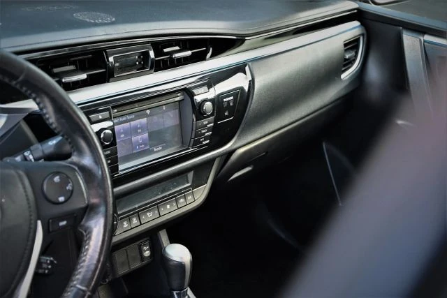 2015 Toyota Corolla 11th Gen - Image 11 of 21
