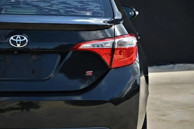 2015 Toyota Corolla 11th Gen - Image 9 of 21