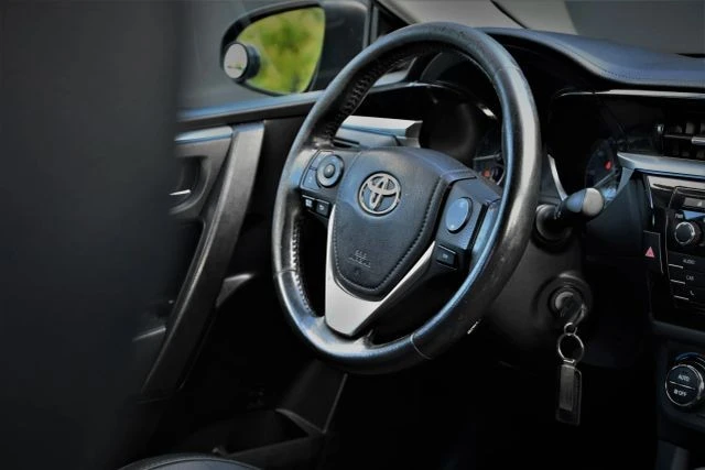 2015 Toyota Corolla 11th Gen - Image 13 of 21