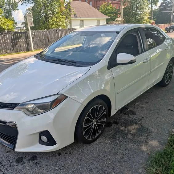 2015 Toyota Corolla 11th Gen - Image 1 of 1