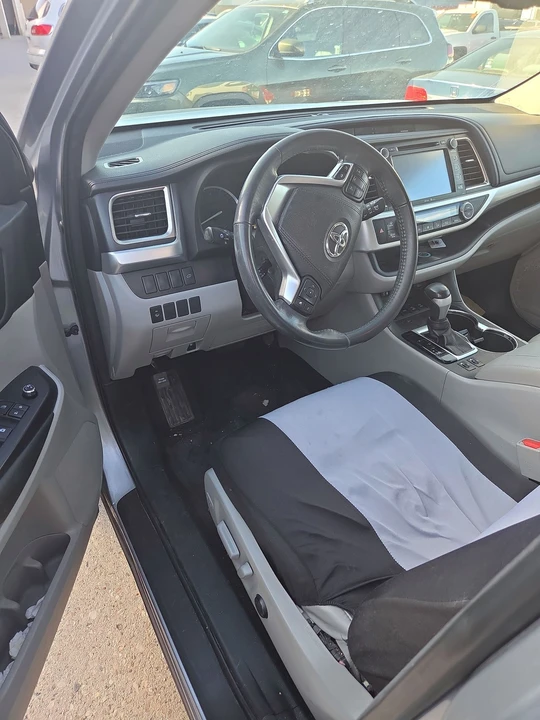 2015 Toyota Highlander - Image 7 of 9
