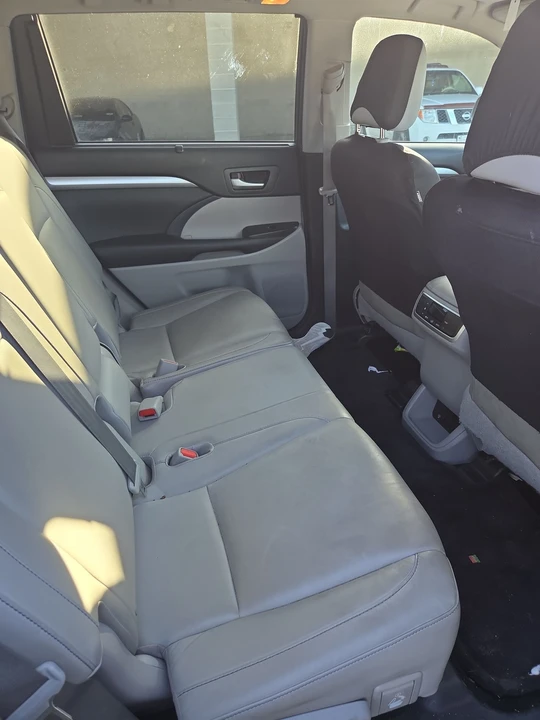 2015 Toyota Highlander - Image 5 of 9