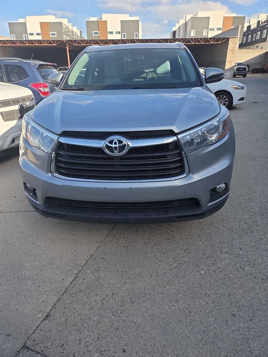2015 Toyota Highlander - Image 2 of 9