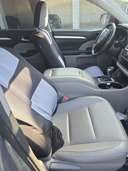 2015 Toyota Highlander - Image 6 of 9