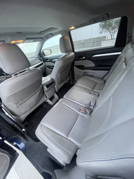 2015 Toyota Highlander - Image 11 of 14
