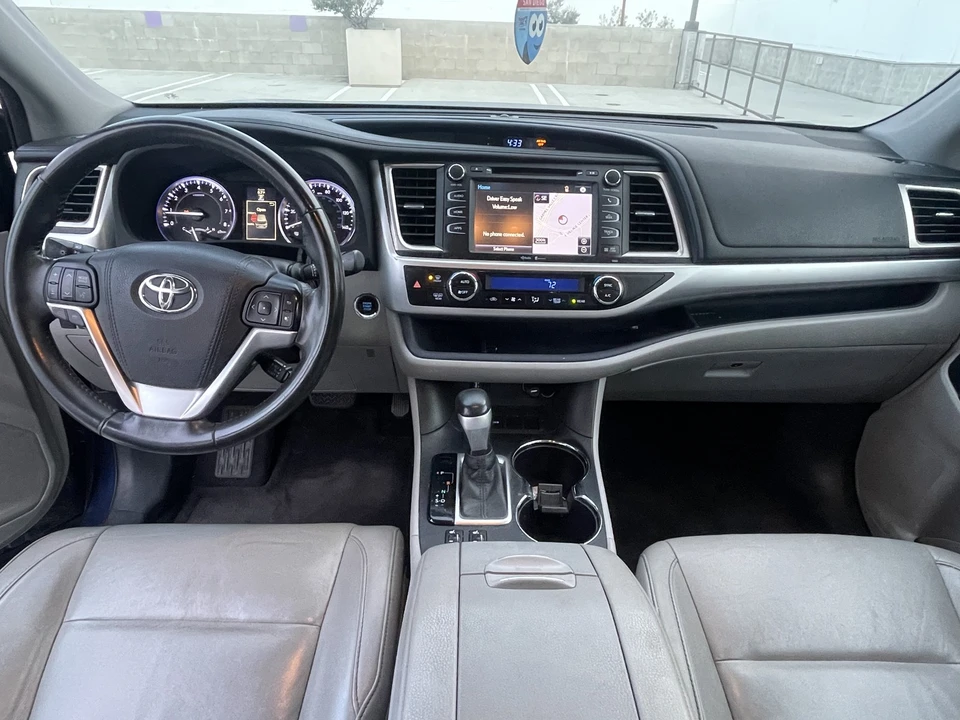 2015 Toyota Highlander - Image 13 of 14