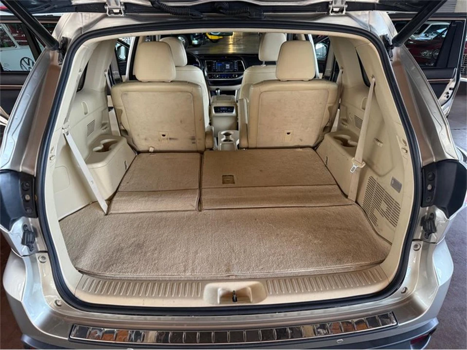 2015 Toyota Highlander - Image 14 of 30