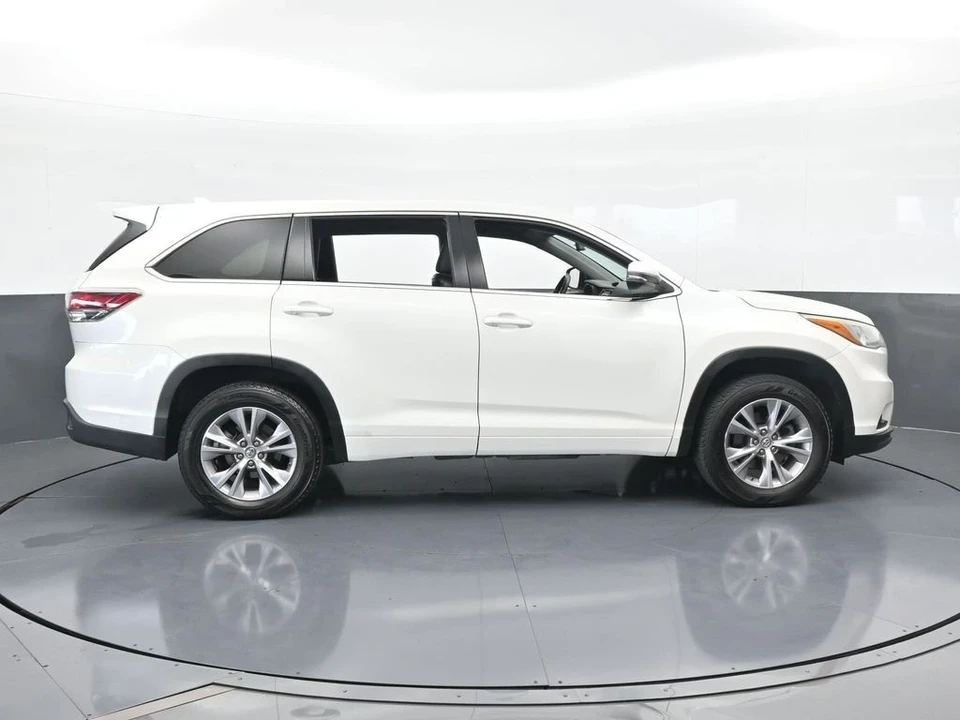 2015 Toyota Highlander - Image 7 of 12