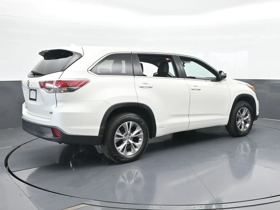 2015 Toyota Highlander - Image 6 of 12