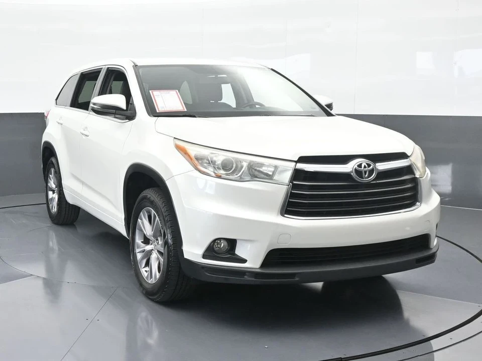 2015 Toyota Highlander - Image 9 of 12