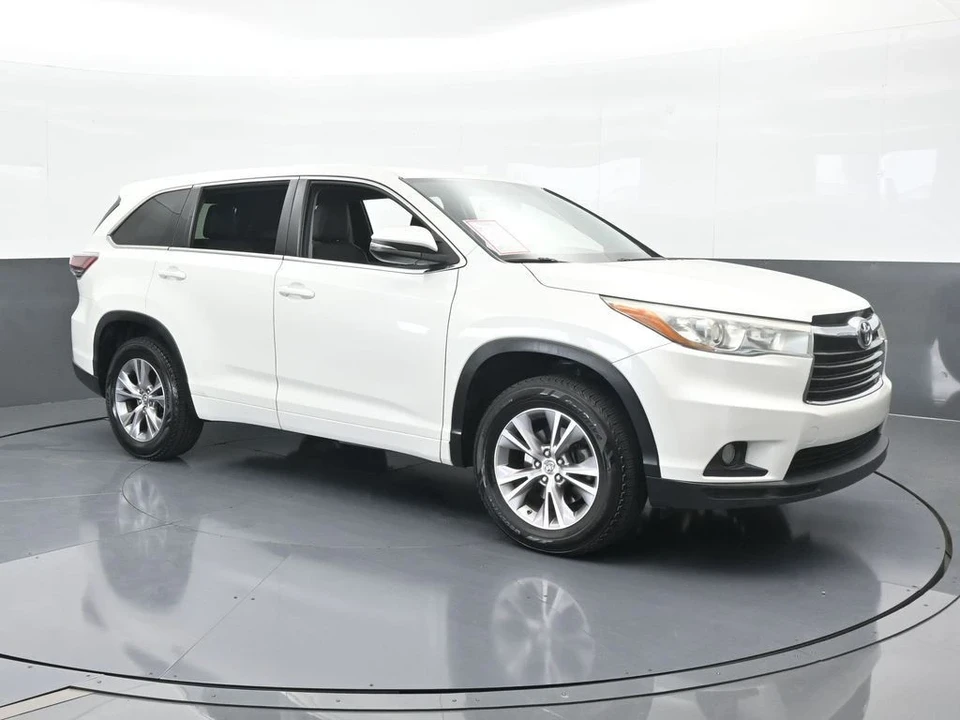 2015 Toyota Highlander - Image 8 of 12