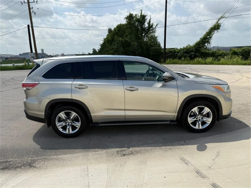 2015 Toyota Highlander - Image 6 of 7