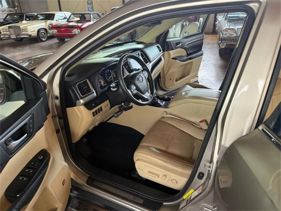 2015 Toyota Highlander - Image 2 of 7