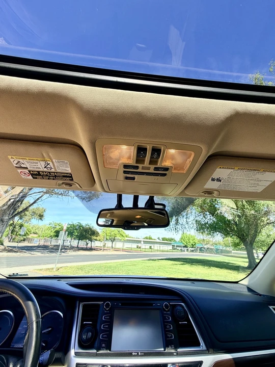 2015 Toyota Highlander - Image 14 of 17
