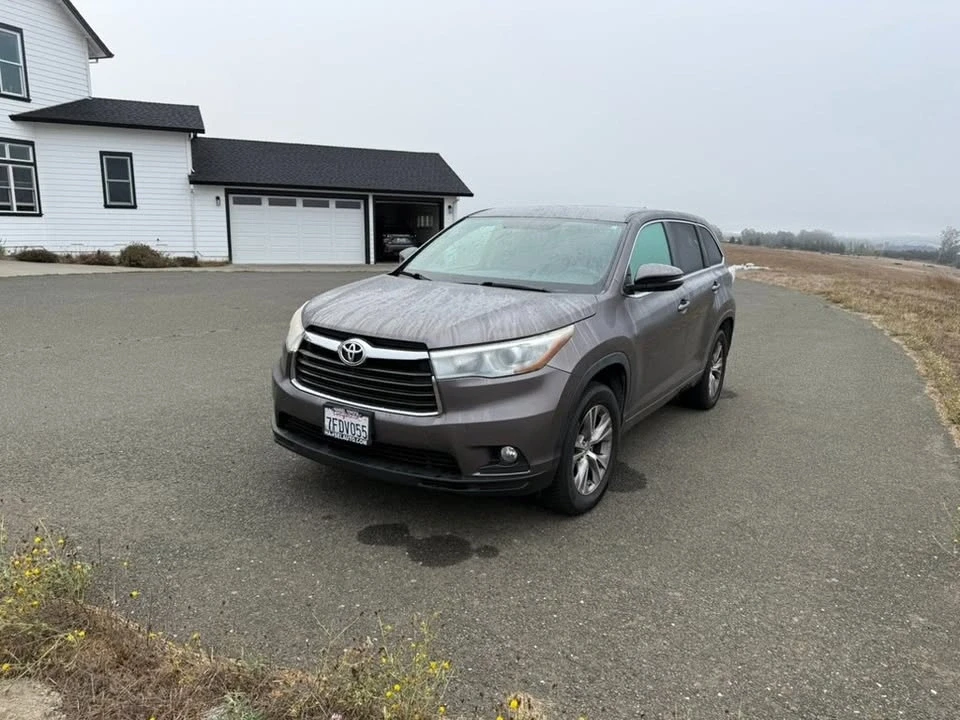 2015 Toyota Highlander - Image 16 of 17