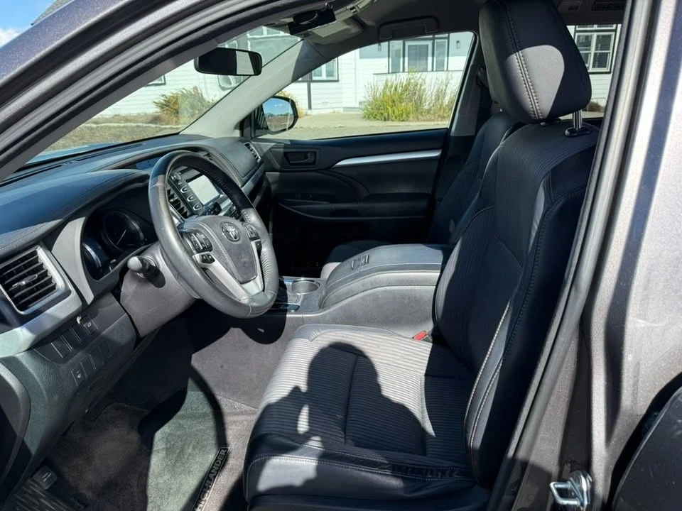 2015 Toyota Highlander - Image 9 of 17