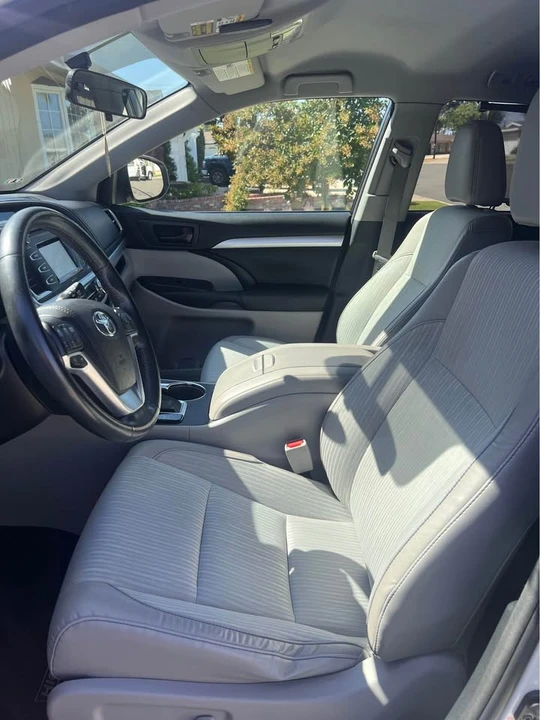 2015 Toyota Highlander - Image 8 of 13