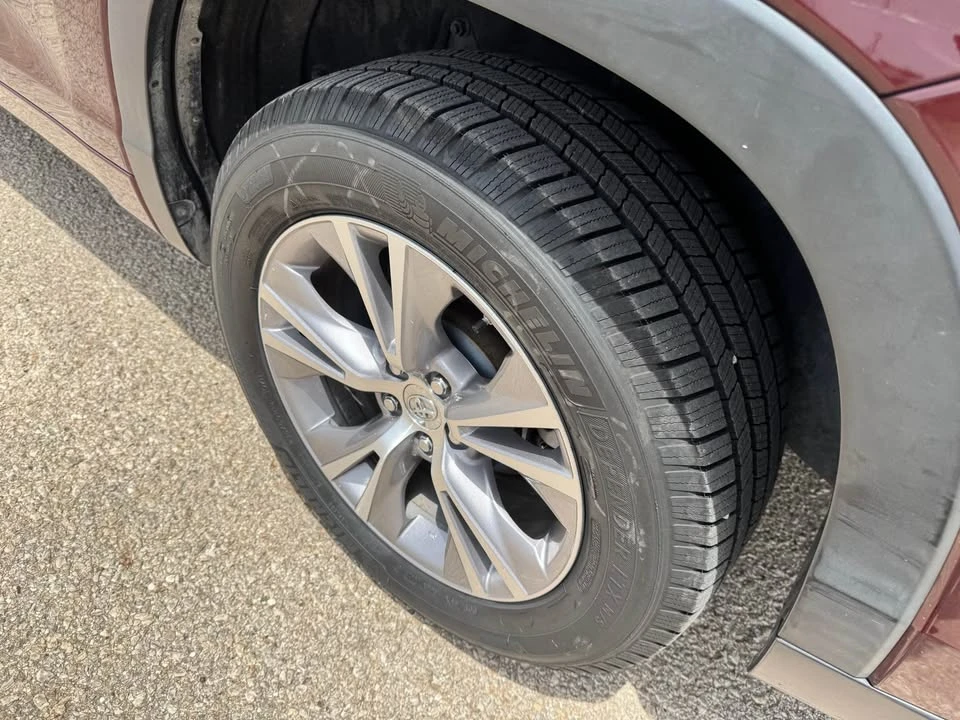 2015 Toyota Highlander - Image 16 of 16