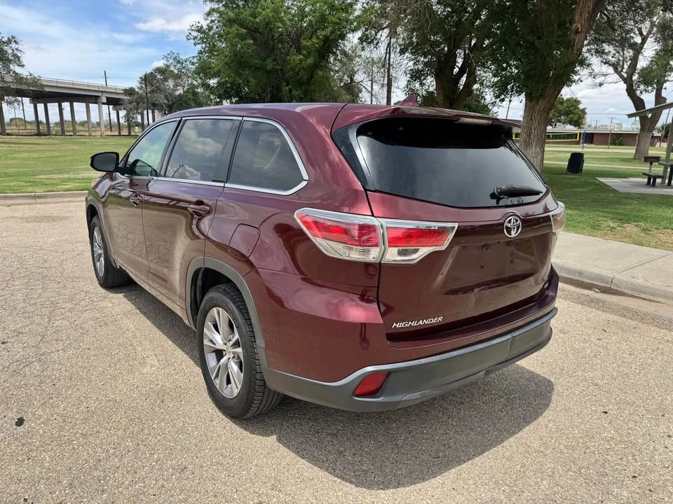 2015 Toyota Highlander - Image 7 of 16