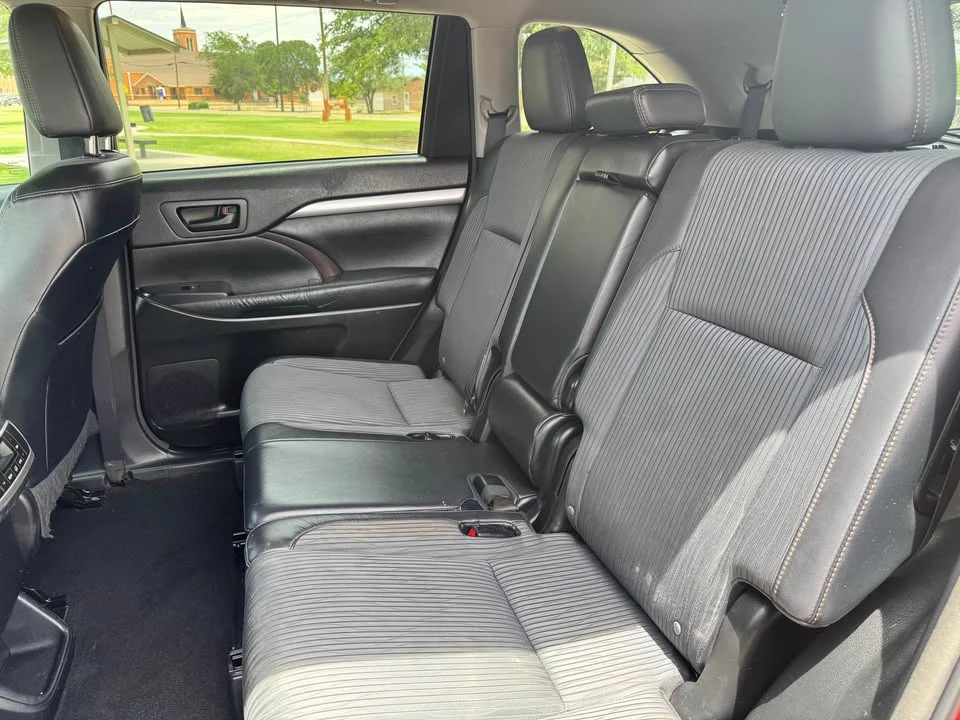 2015 Toyota Highlander - Image 12 of 16