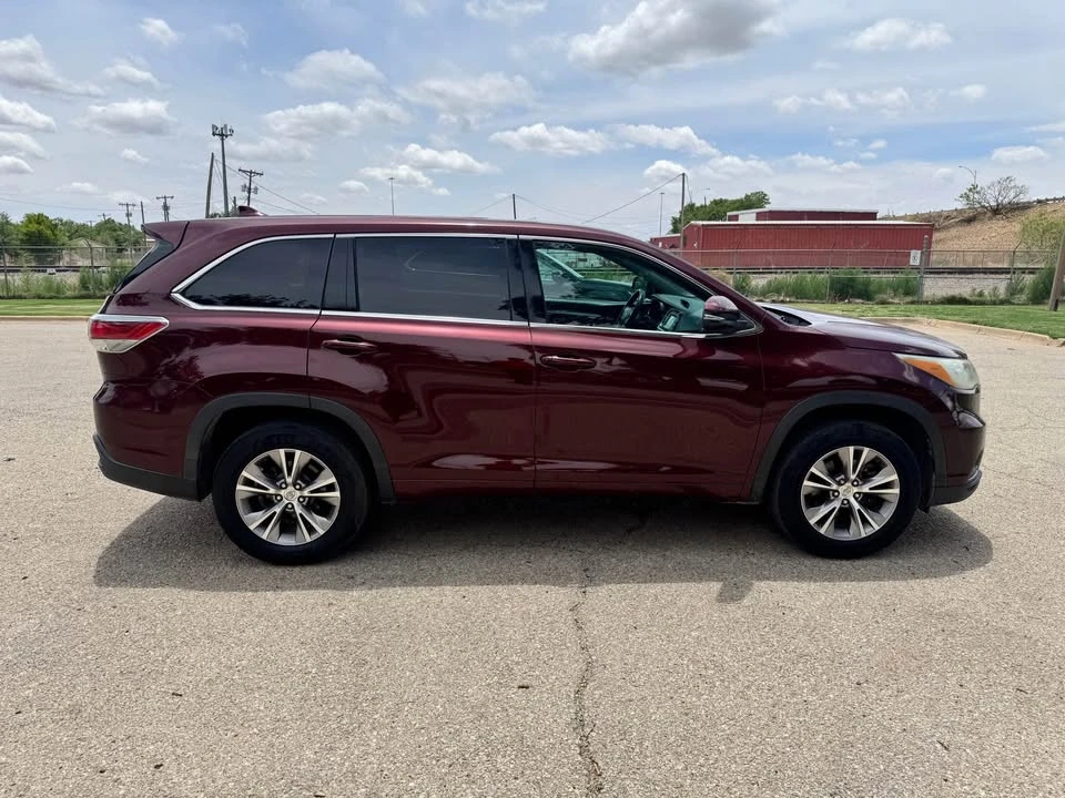 2015 Toyota Highlander - Image 4 of 16