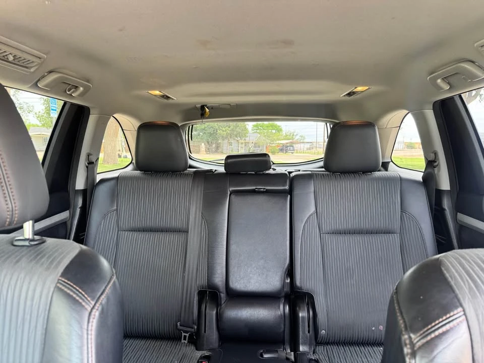 2015 Toyota Highlander - Image 13 of 16