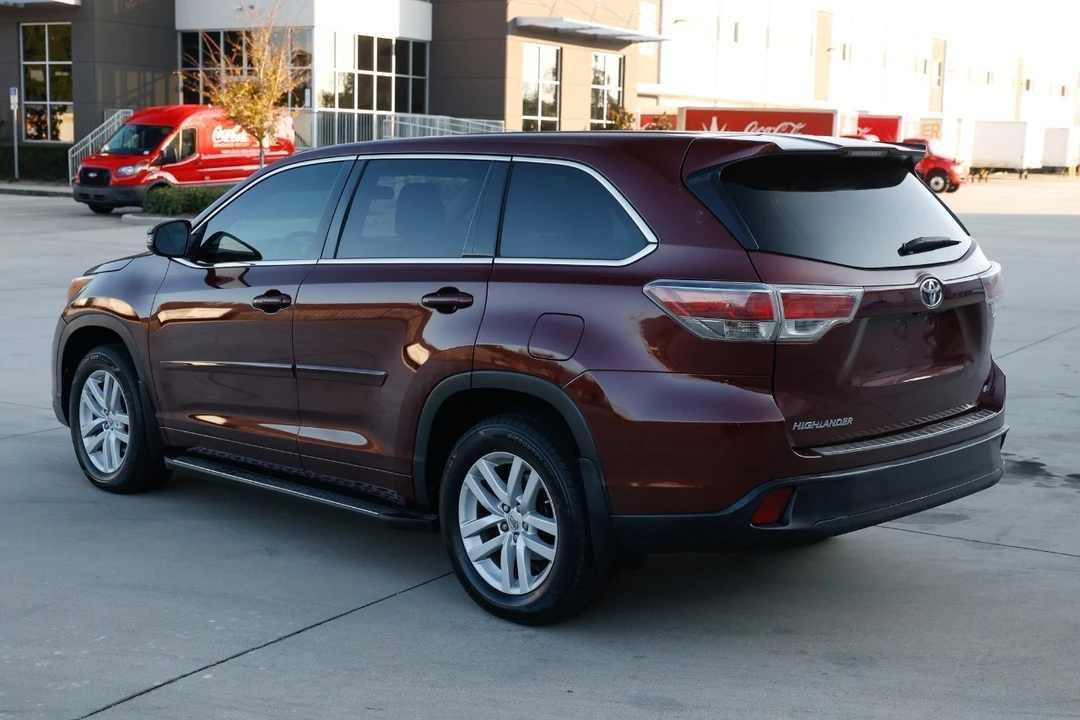 2015 Toyota Highlander - Image 6 of 12
