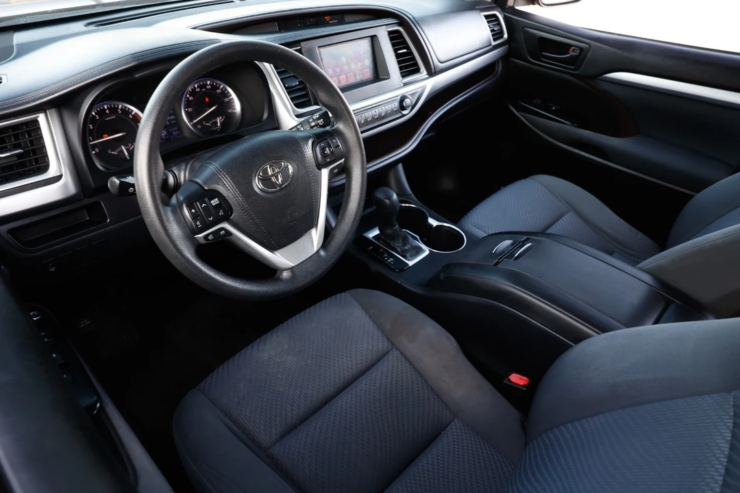 2015 Toyota Highlander - Image 5 of 12
