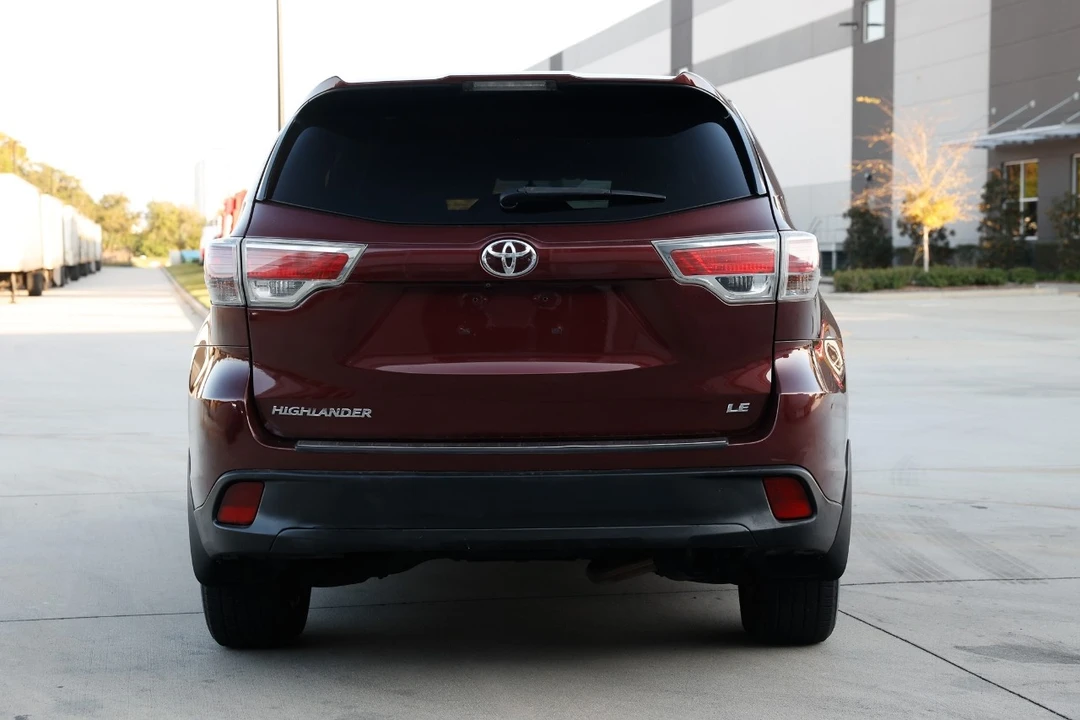 2015 Toyota Highlander - Image 8 of 12