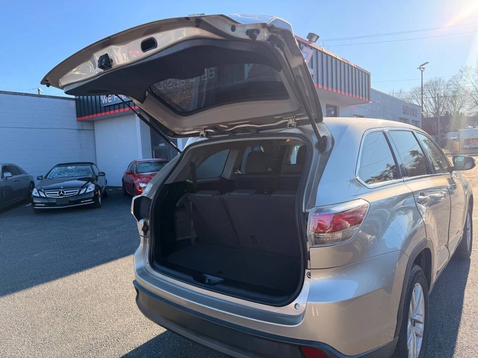 2015 Toyota Highlander - Image 18 of 21