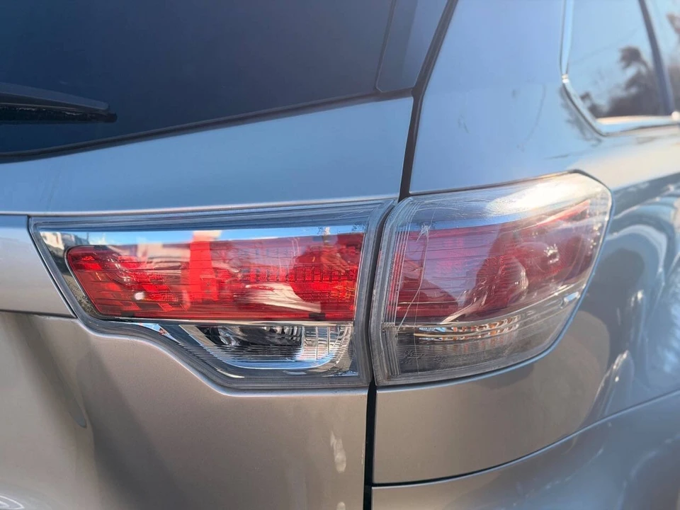 2015 Toyota Highlander - Image 9 of 21