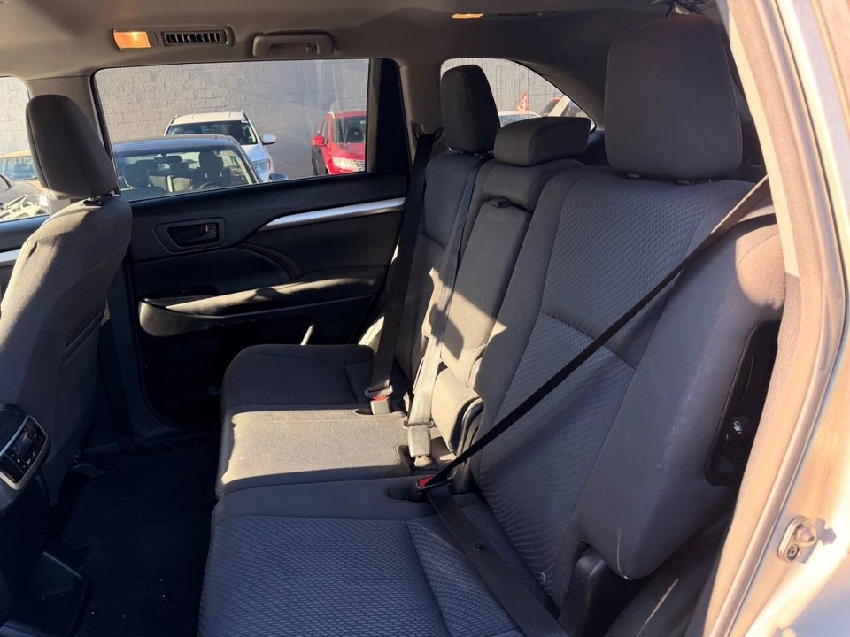 2015 Toyota Highlander - Image 15 of 21
