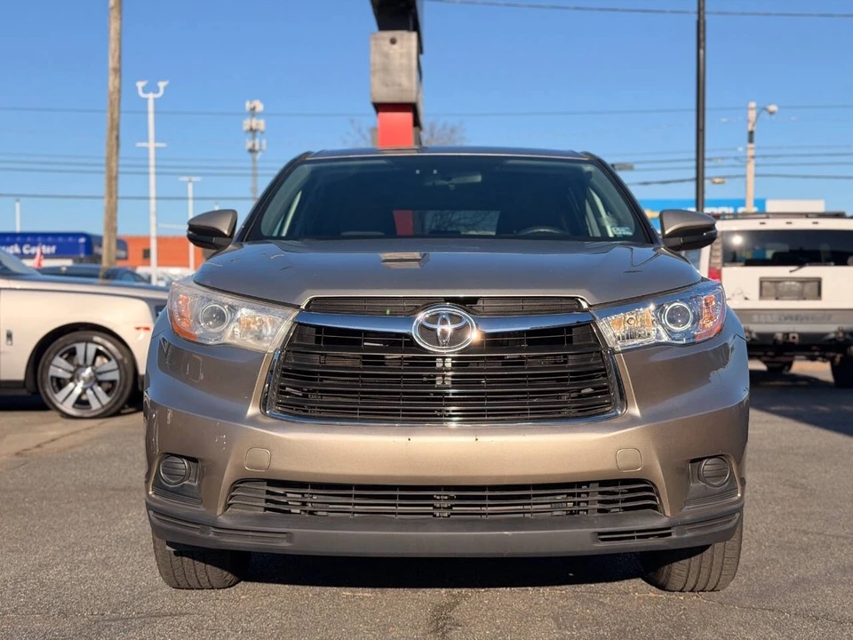 2015 Toyota Highlander - Image 2 of 21