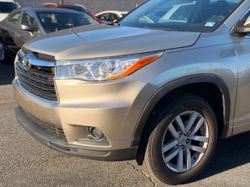 2015 Toyota Highlander - Image 7 of 21