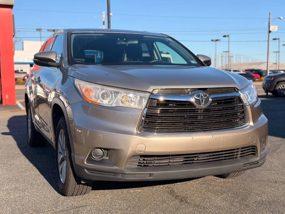 2015 Toyota Highlander - Image 13 of 21