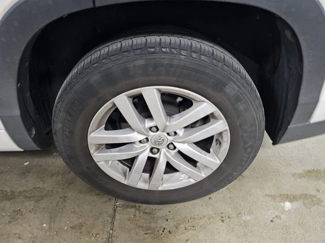 2015 Toyota Highlander - Image 10 of 12