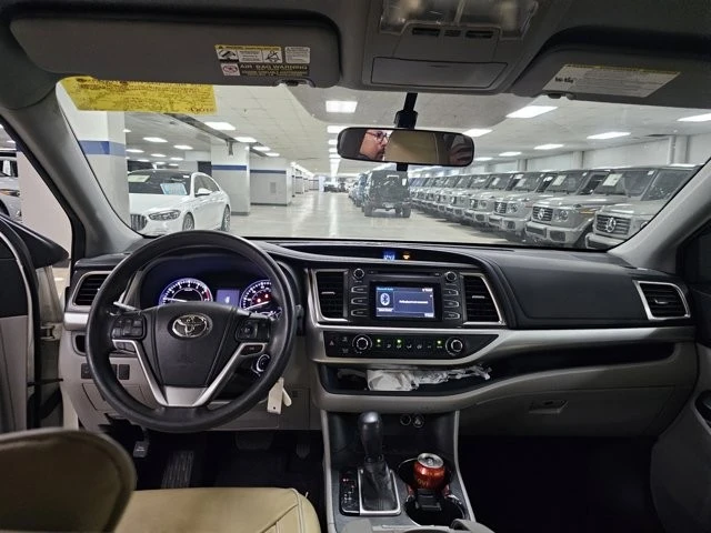 2015 Toyota Highlander - Image 9 of 12