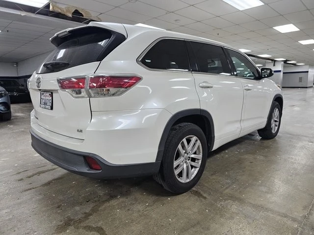 2015 Toyota Highlander - Image 2 of 12