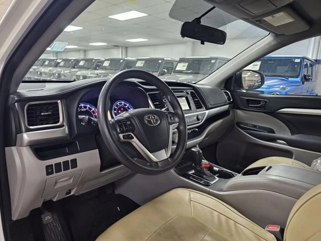 2015 Toyota Highlander - Image 5 of 12